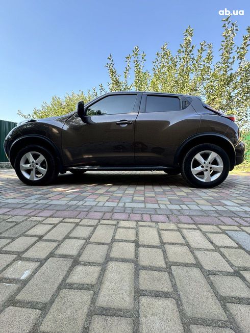 Nissan Juke 2018 коричневый - фото 3