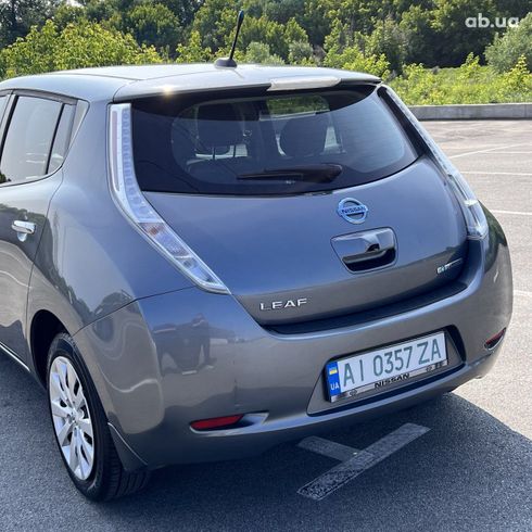 Nissan Leaf 2015 серебристый - фото 7
