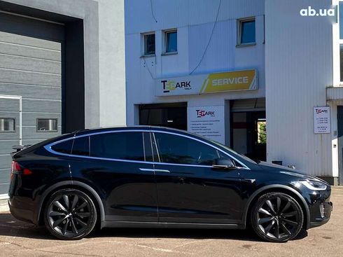 Tesla Model X 2017 - фото 11