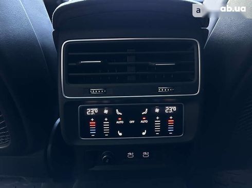Audi RS Q8 2021 - фото 20