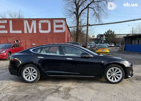 Tesla Model S 2017 - фото 16