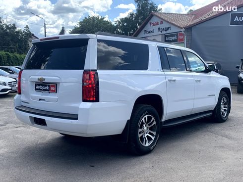 Chevrolet Suburban 2019 белый - фото 10