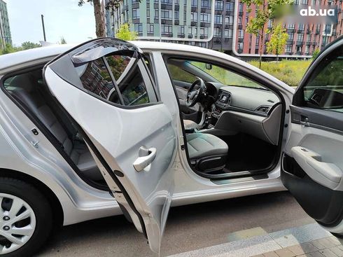 Hyundai Elantra 2016 - фото 22