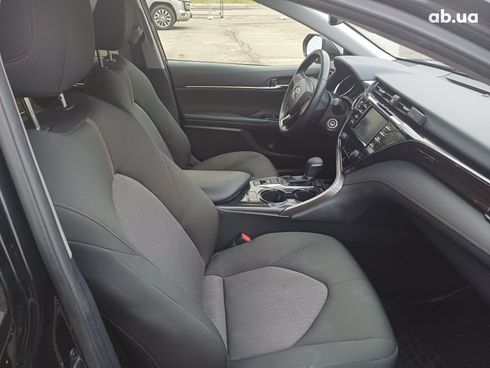 Toyota Camry 2020 черный - фото 16