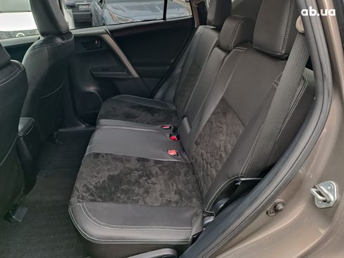 Toyota RAV4 2014 серый - фото 16