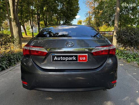 Toyota Corolla 2017 серый - фото 8