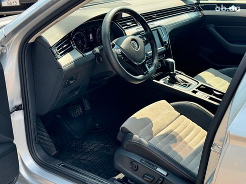 Volkswagen Passat 2015 серый - фото 19
