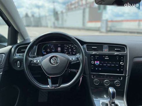 Volkswagen e-Golf 2019 - фото 24