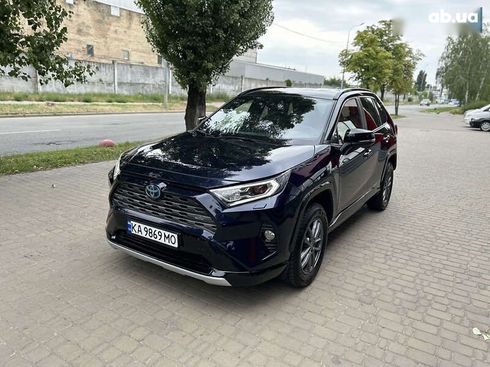 Toyota RAV4 2020 - фото 2