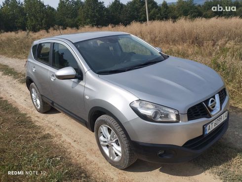 Nissan Qashqai 2011 серебристый - фото 3
