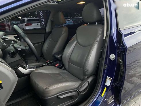 Hyundai Elantra 2011 - фото 22