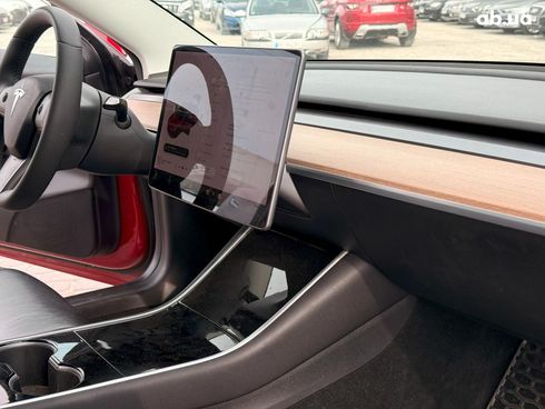 Tesla Model 3 2019 красный - фото 21