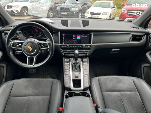 Porsche Macan 2020 серый - фото 18