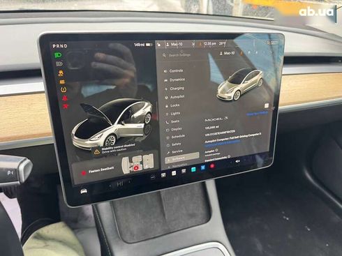 Tesla Model 3 2022 - фото 9