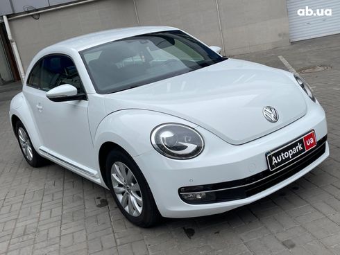 Volkswagen Beetle 2015 белый - фото 16
