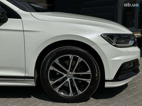 Volkswagen Passat 2018 - фото 17