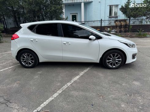 Kia Cee'd 2018 белый - фото 4