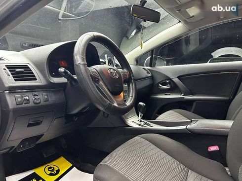 Toyota Avensis 2010 - фото 16
