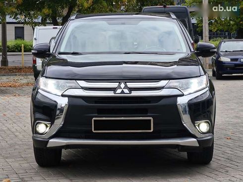 Mitsubishi Outlander 2016 - фото 3