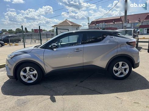 Toyota C-HR 2017 - фото 10