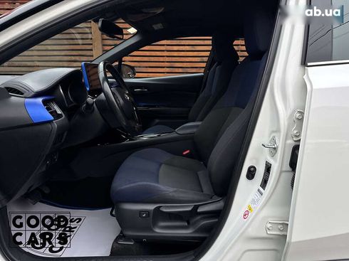 Toyota C-HR 2018 - фото 22