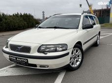 Купити Volvo бу в Києві - купити на Автобазарі
