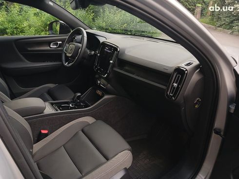 Volvo C40 2022 серый - фото 27