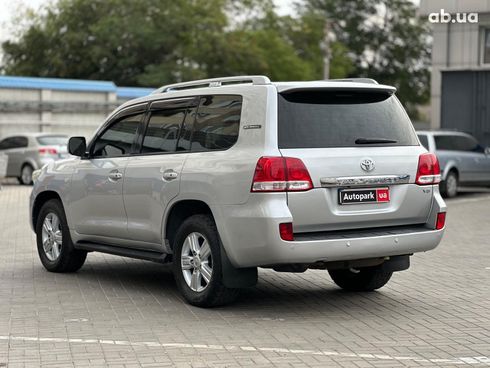 Toyota Land Cruiser 2008 серый - фото 21