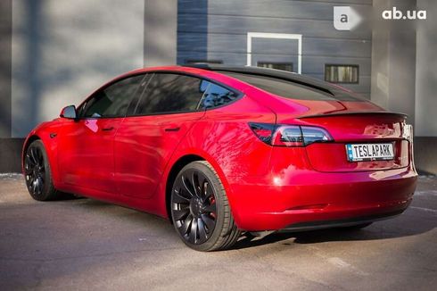 Tesla Model 3 2021 - фото 8