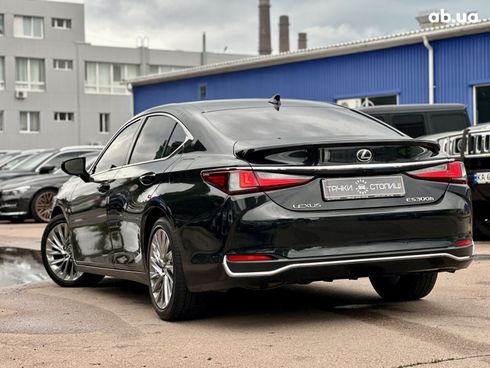 Lexus ES 2022 черный - фото 5