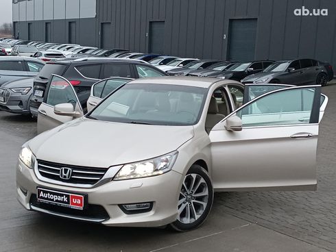 Honda Accord 2013 бежевый - фото 16