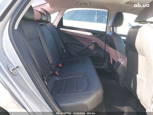 Volkswagen Passat 2013 серебристый - фото 7