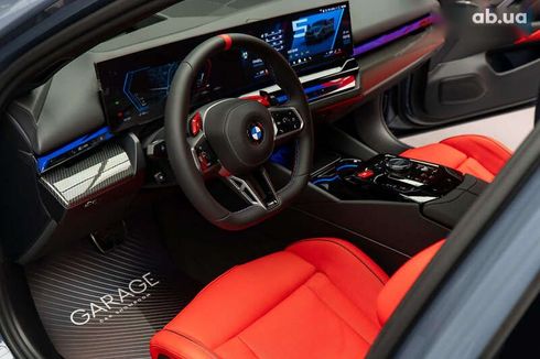 BMW M5 2025 - фото 22