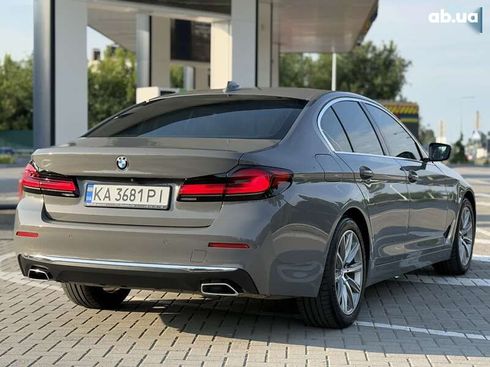 BMW 5 серия 2021 - фото 9