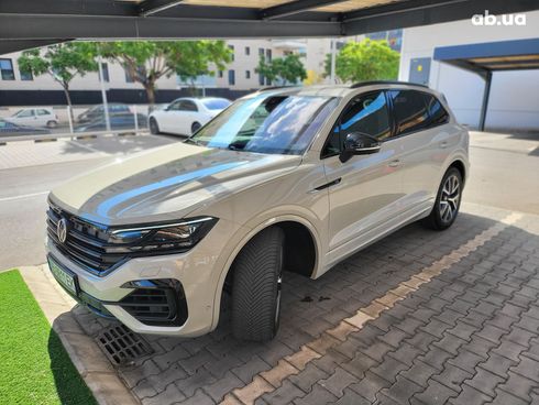 Volkswagen Touareg 2022 бежевый - фото 2