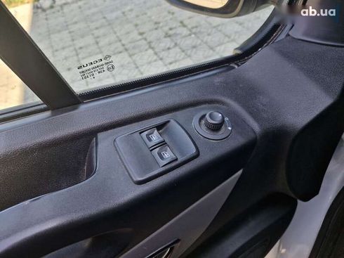 Renault Trafic 2019 - фото 11