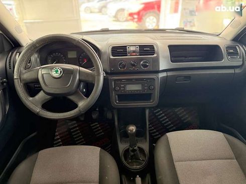 Skoda Fabia 2011 - фото 19