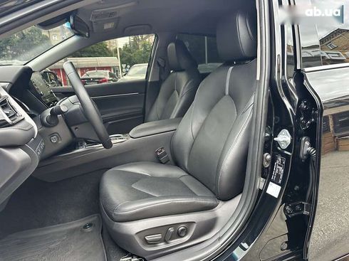 Toyota Camry 2021 - фото 14