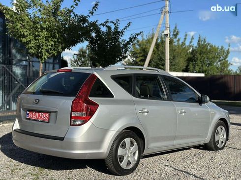 Kia Cee'd 2011 - фото 15