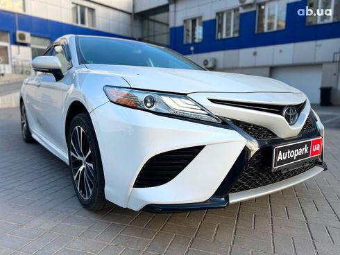 Toyota Camry 2019 белый - фото 19