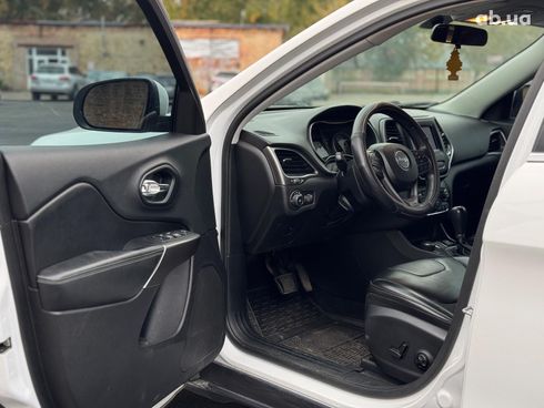 Jeep Cherokee 2018 белый - фото 18