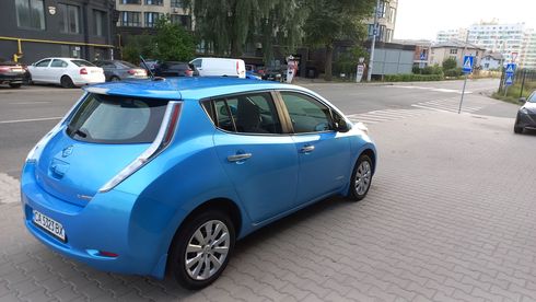 Nissan Leaf 2013 голубой - фото 5