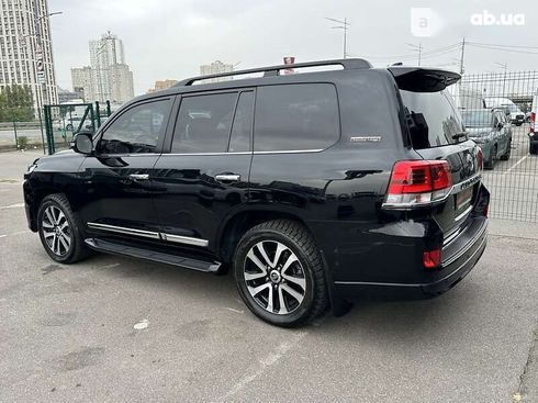 Toyota Land Cruiser 2019 - фото 18