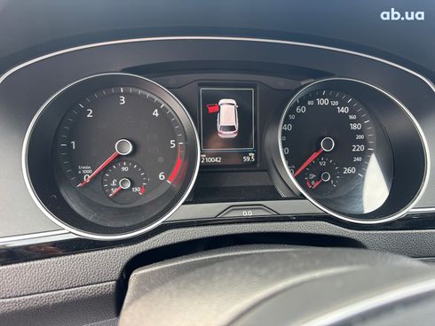 Volkswagen Passat 2017 серый - фото 25