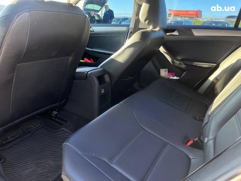 Volkswagen Jetta 2016 белый - фото 17
