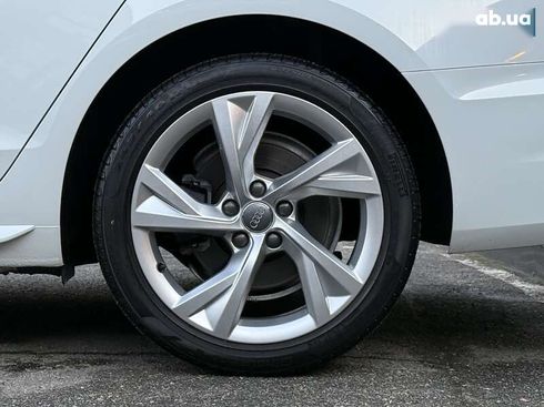 Audi A4 2020 - фото 18