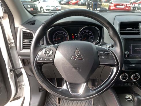 Mitsubishi Outlander 2018 белый - фото 29