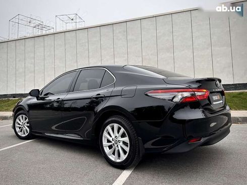 Toyota Camry 2023 - фото 10