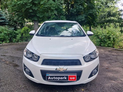 Chevrolet Aveo 2013 белый - фото 2