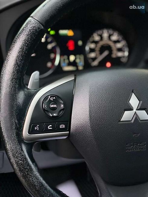 Mitsubishi Outlander 2015 - фото 23